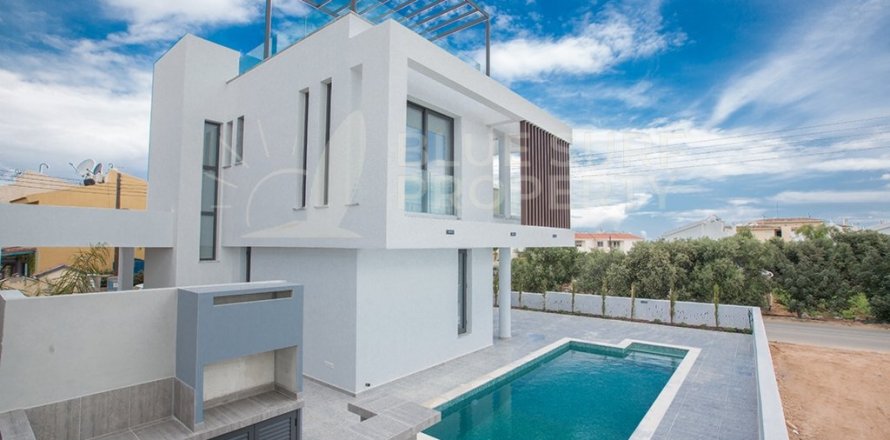 3 bedrooms Villa in Famagusta, Cyprus No. 36571