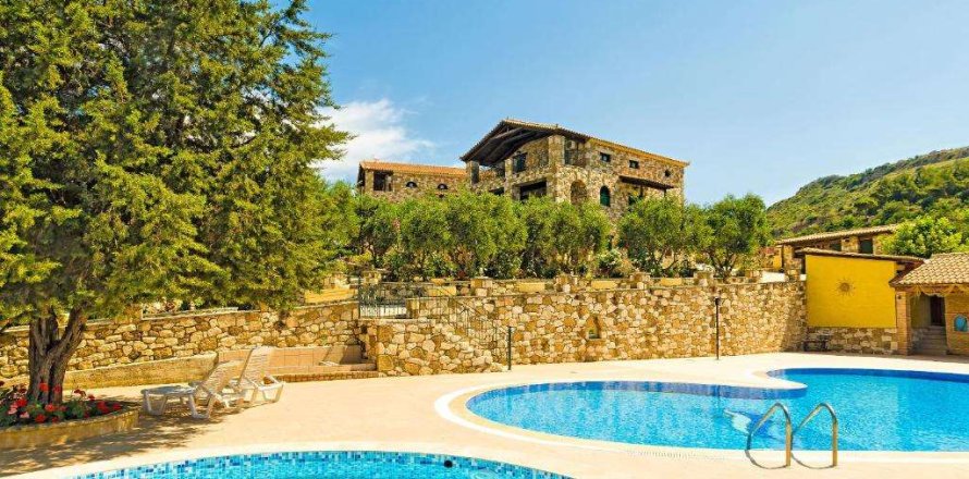 18 bedrooms Villa in Zakynthos, Greece No. 69595