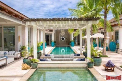 5 bedrooms Villa on the Chaweng Beach, Thailand No. 96202 2