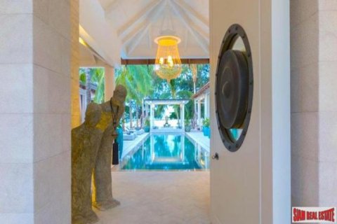 5 bedrooms Villa on the Chaweng Beach, Thailand No. 96202 9