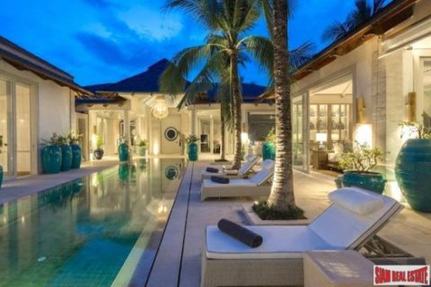 5 bedrooms Villa on the Chaweng Beach, Thailand No. 96202 14