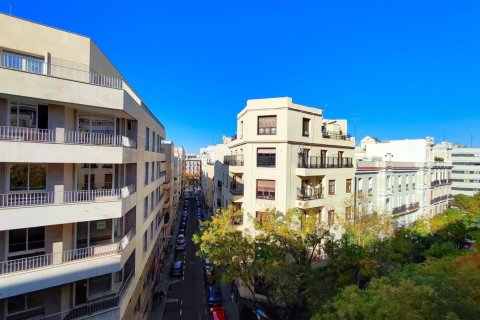2 bedrooms Apartment in Madrid, Spain No. 124638
