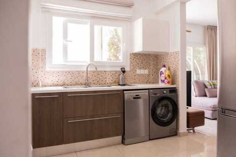 4 dormitorios Maisonette en Agios Athanasios, Cyprus No. 30069 3