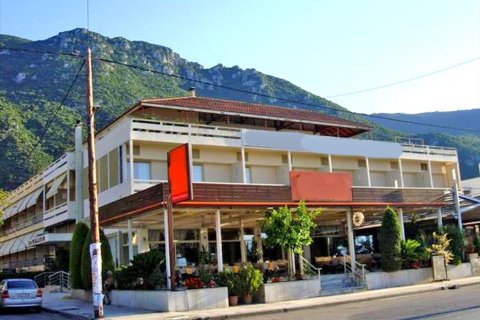 750m² Hotel in Kamena Vourla, Greece No. 59344 7
