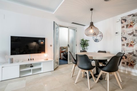 3 dormitorios Penthouse en Thuan Nam, Vietnam No. 27462 14