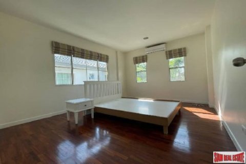 3 dormitorios House en Bangkok, Thailand No. 97037 6