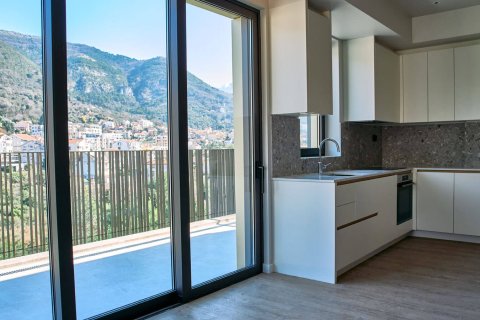 2 bedrooms Apartment in Tivat, Montenegro No. 104692 8