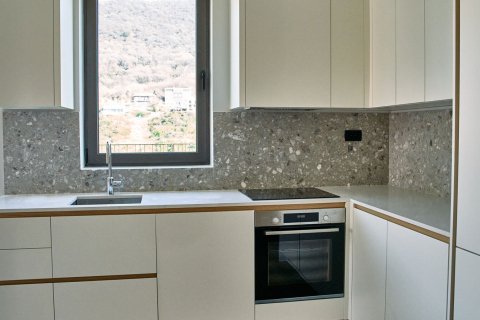 2 bedrooms Apartment in Tivat, Montenegro No. 104692 11