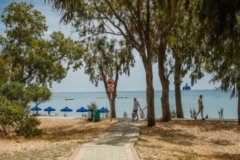 3 bedrooms Apartment in Germasogeia, Cyprus No. 40421 1