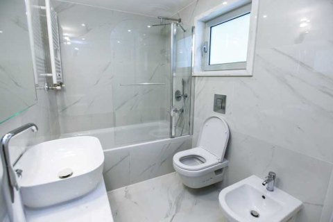 3 bedrooms Apartment in Germasogeia, Cyprus No. 40421 11