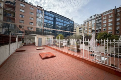 5 chambres Appartement à Barcelona, Spain No. 123607
