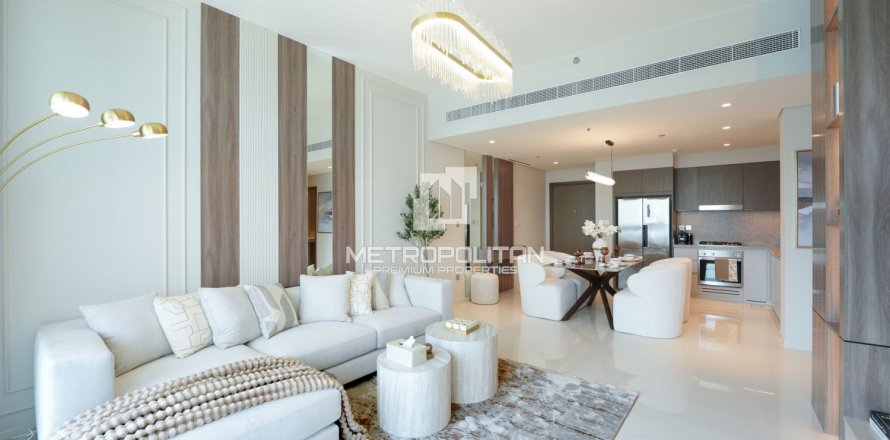 Квартира с 2 спальнями в EMAAR Beachfront, ОАЭ №87167