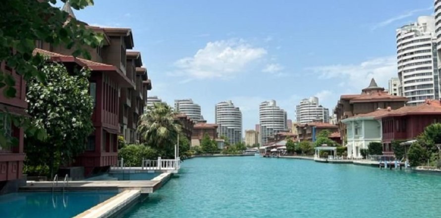 3 bedrooms Apartment in Istanbul, Turkey No. 113915