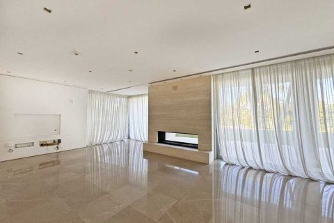 6 bedrooms House in Lakatamia, Cyprus No. 75277 2