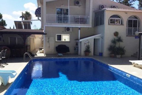 5 bedrooms House in Erimi, Cyprus No. 78621 1