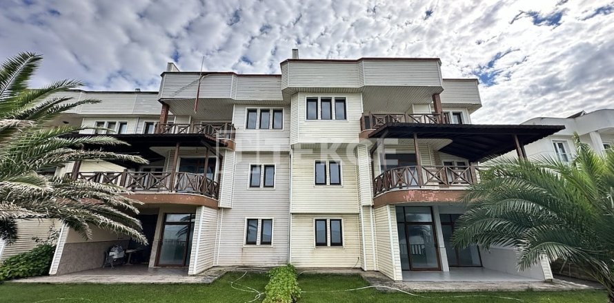 Вилла с 6 спальнями в Арсин, Турция №129213