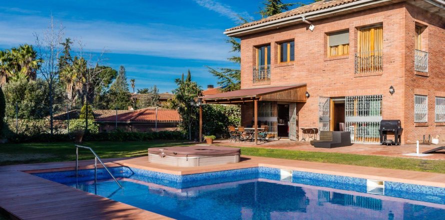 7 dormitorios Villa en Cerdanyola del Vallès, Spain No. 110697