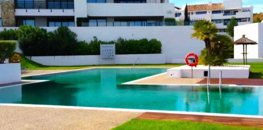 2 bedrooms Apartment in Benahavis, Spain No. 83951