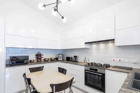 Дом с 4 спальнями в Тала, Кипр №30231 5