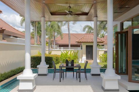 3 dormitorios Villa en Bang Tao, Thailand No. 240 12