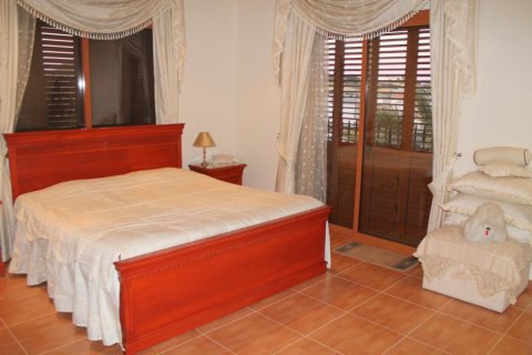 3 bedrooms Villa in Limassol, Cyprus No. 105929 9
