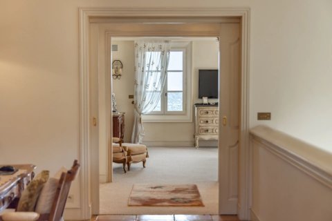 5 bedrooms Villa in Chateauneuf-Grasse, France No. 67228 19