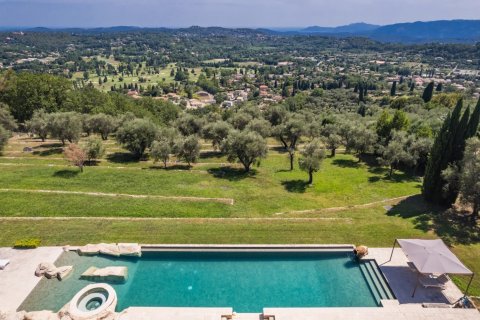 5 bedrooms Villa in Chateauneuf-Grasse, France No. 67228 6