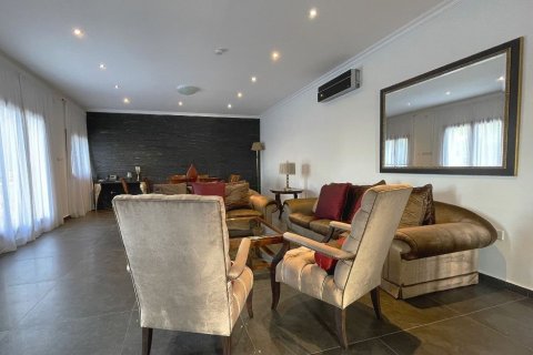 5 bedrooms House in Paphos, Cyprus No. 37375 3