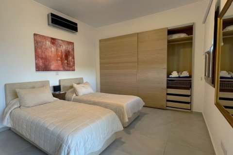 5 bedrooms House in Paphos, Cyprus No. 37375 10