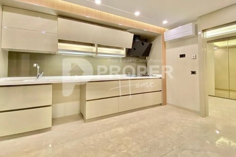 5 rooms Apartment in Konyaalti, Turkey No. 12647