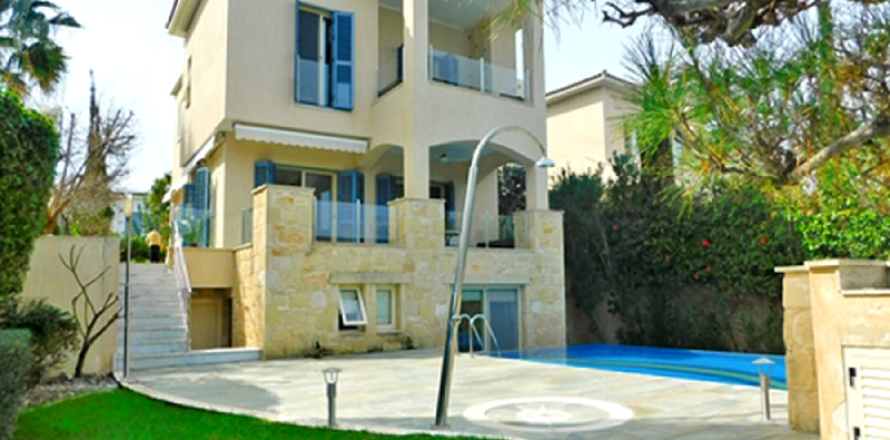 3 bedrooms House in Polis, Cyprus No. 39648