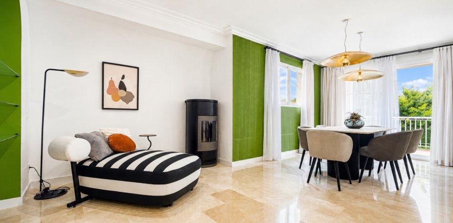 3 bedrooms Duplex in Santa Ponsa, Spain No. 129120