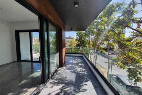 3 bedrooms Penthouse in Limassol, Cyprus No. 40565 3