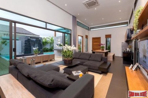 3 bedrooms Villa in Kamala, Thailand No. 96476 10