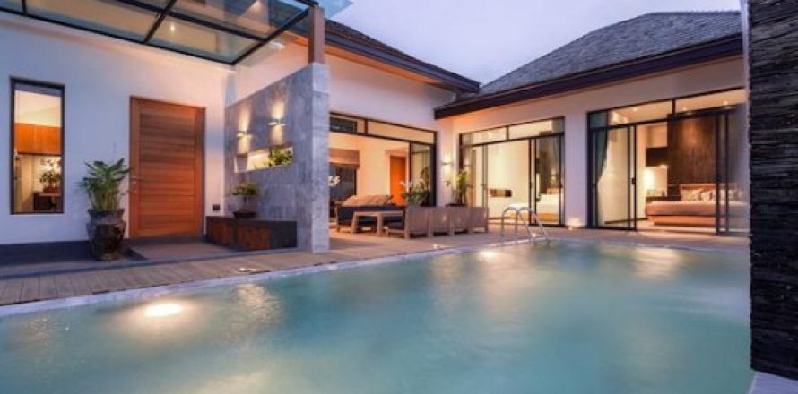 3 bedrooms Villa in Kamala, Thailand No. 96476