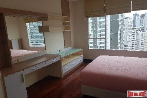 3 bedrooms Apartment in Bangkok, Thailand No. 96812 3