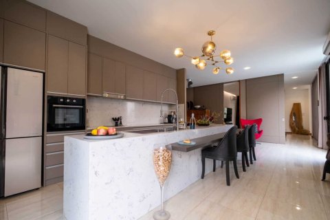 5 bedrooms House in Chiang Mai, Thailand No. 97755 14