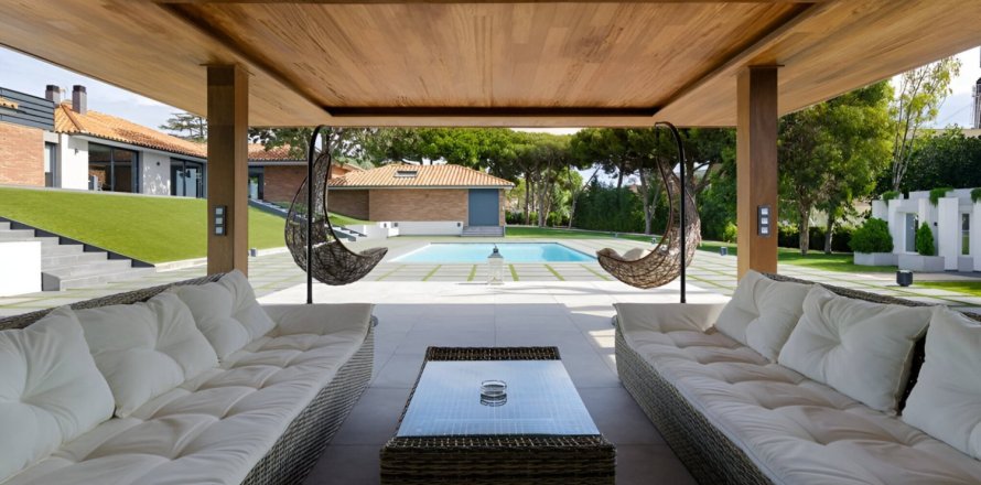 9 bedrooms House in El Mas Mates, Spain No. 99175