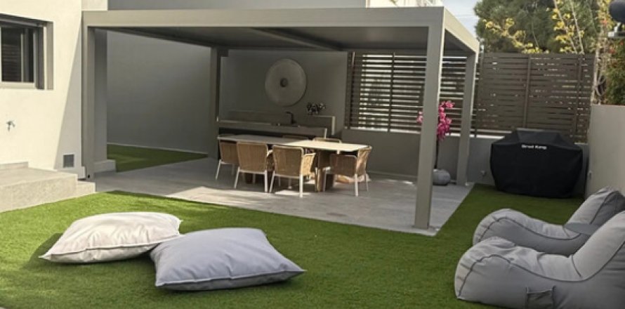 4 bedrooms Maisonette in Voula, Greece No. 117579