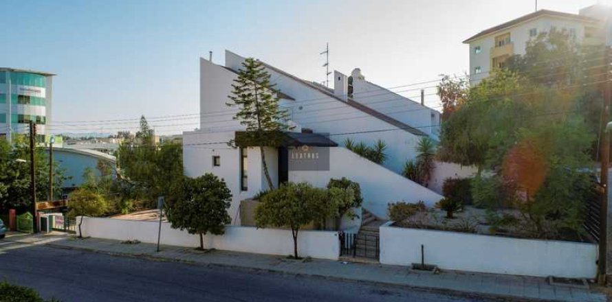 4 bedrooms House in Aglantzia, Cyprus No. 101431