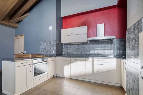 4 bedrooms Apartment in Les Belleville, France No. 99529 8