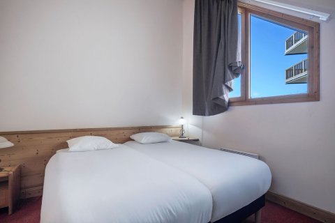 4 bedrooms Apartment in Les Belleville, France No. 99529 14