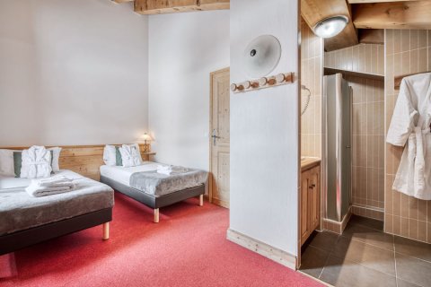 4 bedrooms Apartment in Les Belleville, France No. 99529 11