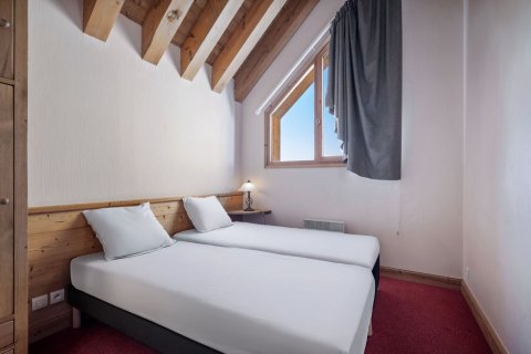 4 bedrooms Apartment in Les Belleville, France No. 99529 16