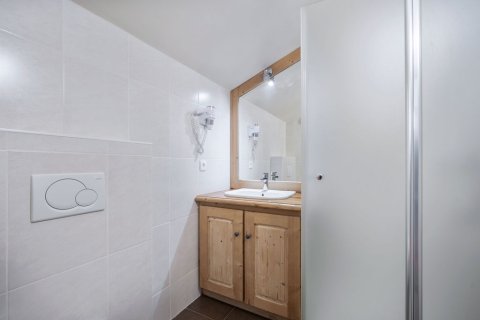 4 bedrooms Apartment in Les Belleville, France No. 99529 22