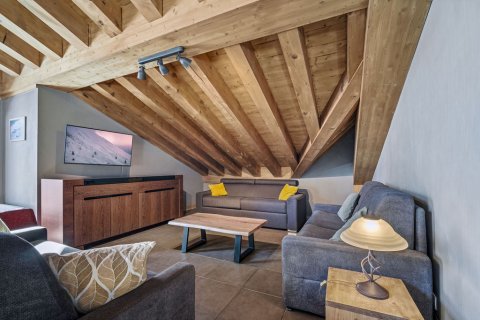 4 bedrooms Apartment in Les Belleville, France No. 99529 7