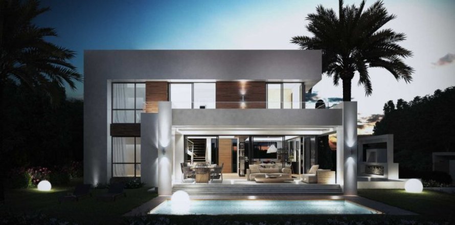 4 bedrooms House in Estepona, Spain No. 25468