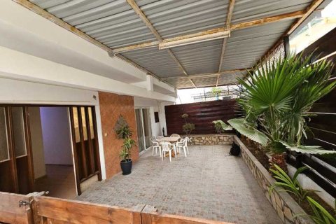 Дом с 6 спальнями в Гермасойя, Кипр №101445 13