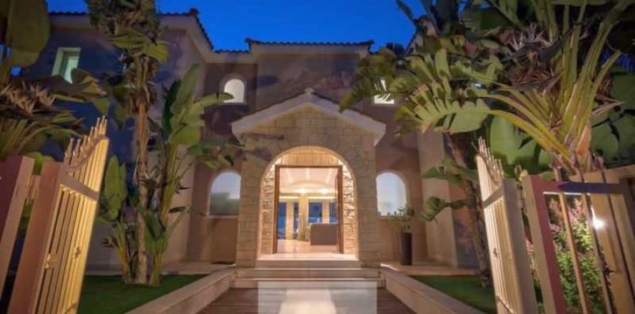 6 bedrooms House in Paphos, Cyprus No. 84333