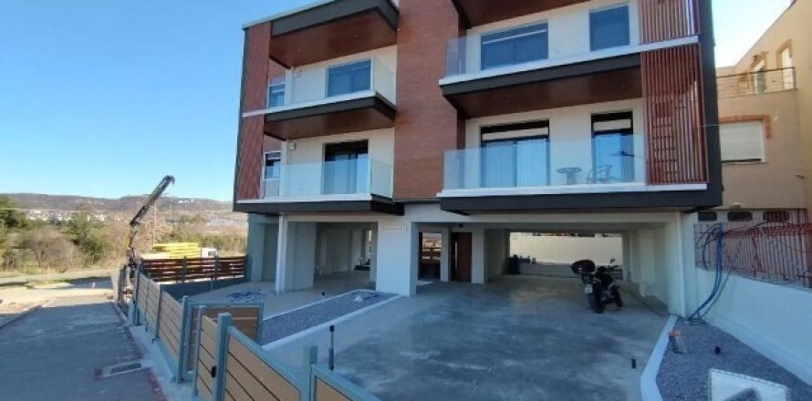 4 bedrooms Duplex in Polichni, Greece No. 108395